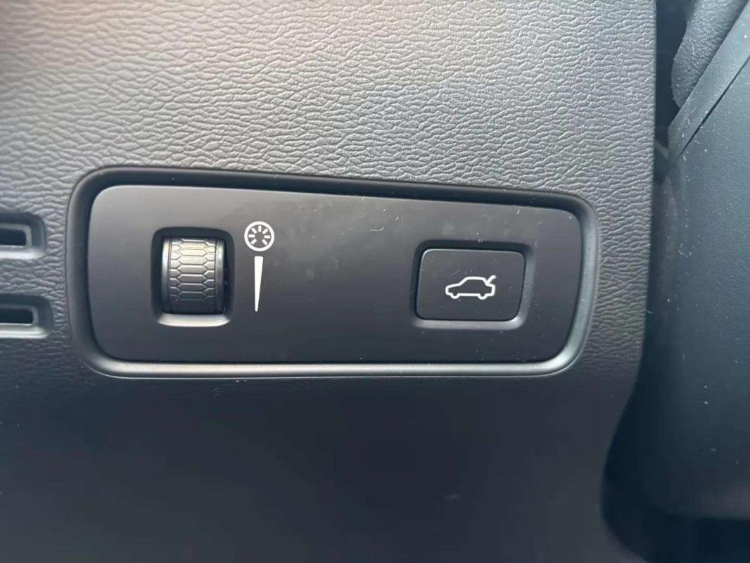 Volvo XC40 - Photo 13