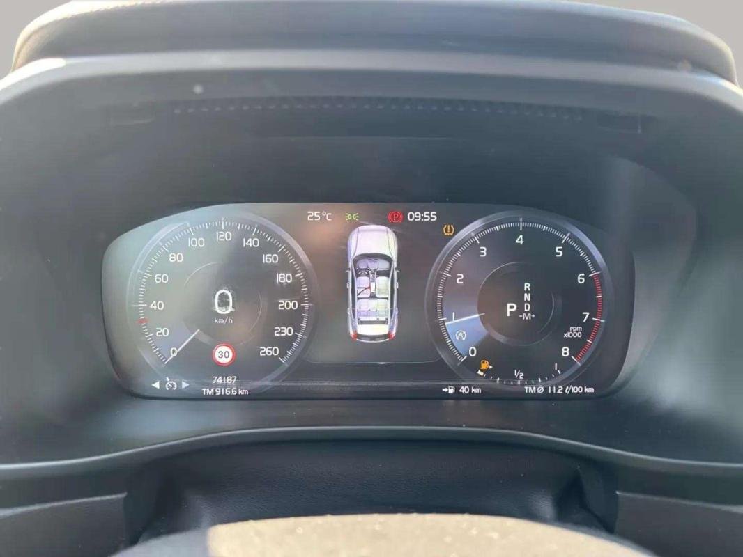Volvo XC40 - Photo 16