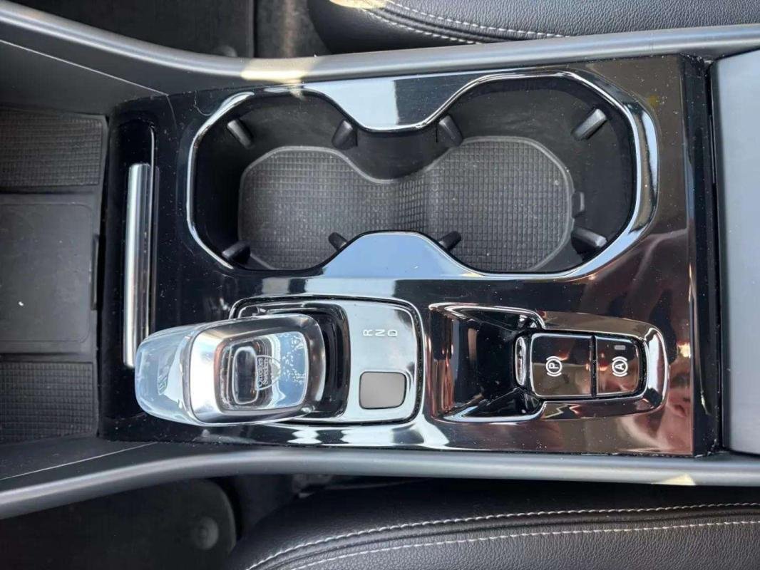 Volvo XC40 - Photo 19