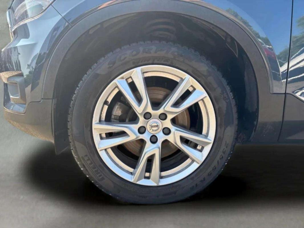 Volvo XC40 - Photo 24