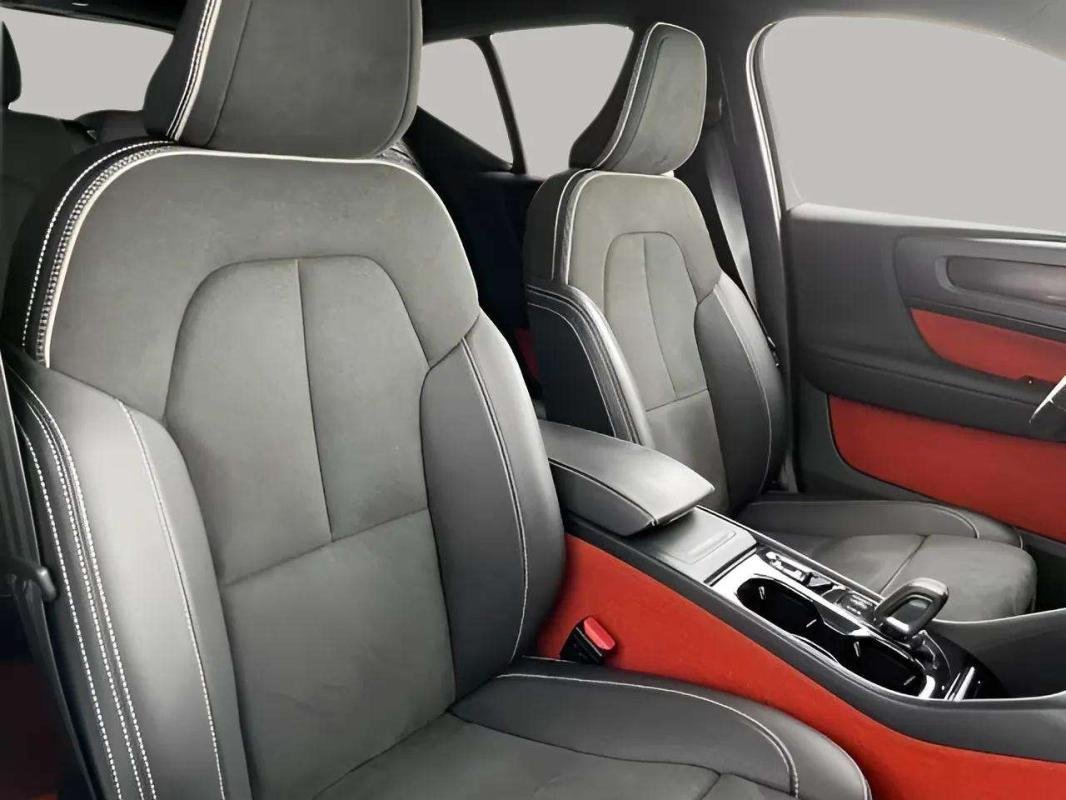 Volvo XC40 - Photo 9