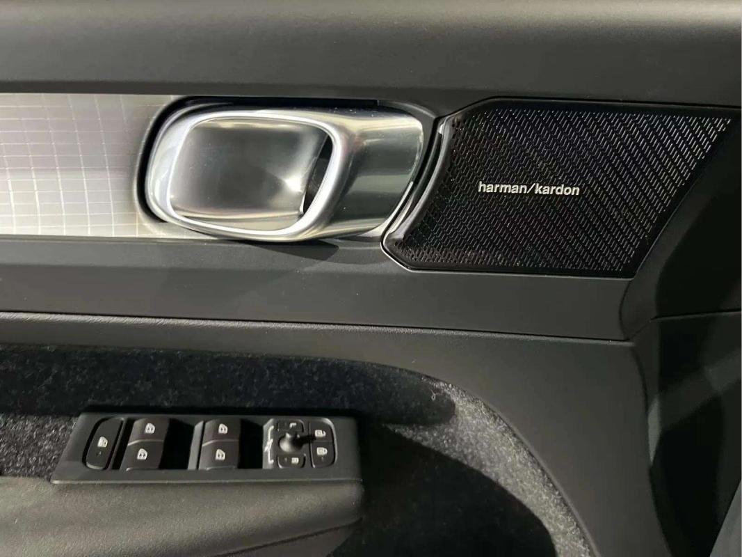 Volvo XC40 - Photo 26