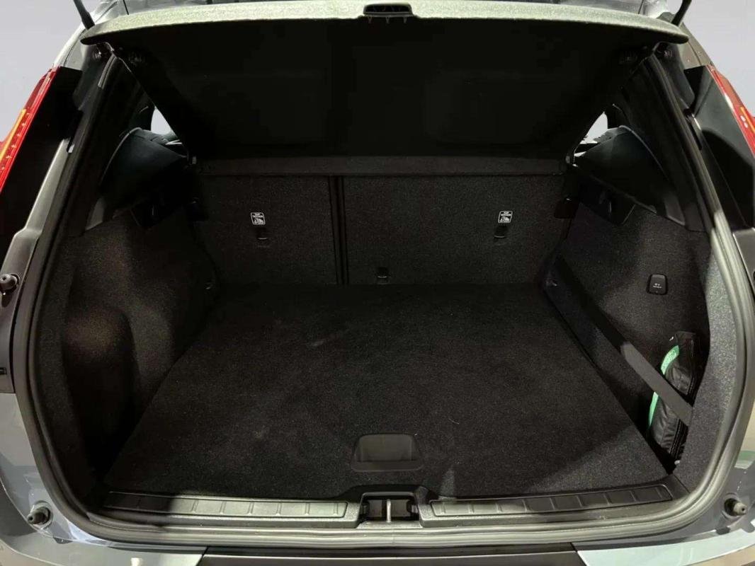 Volvo XC60 - Photo 13