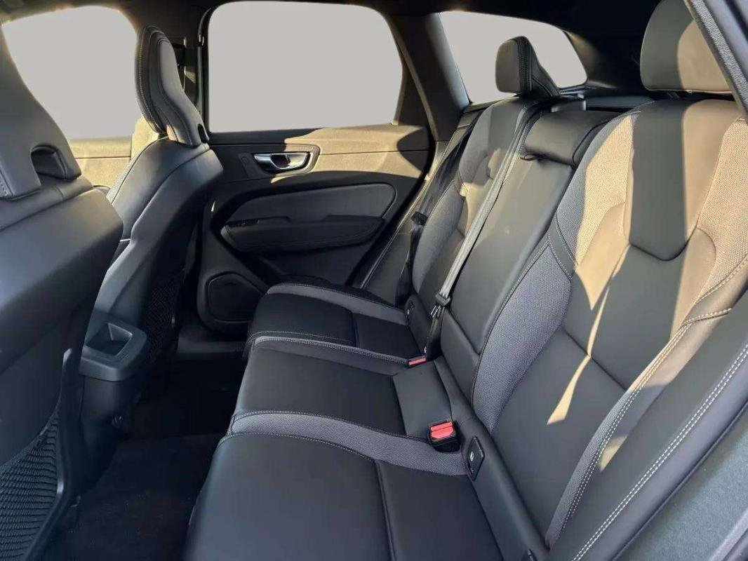 Volvo XC60 - Photo 8