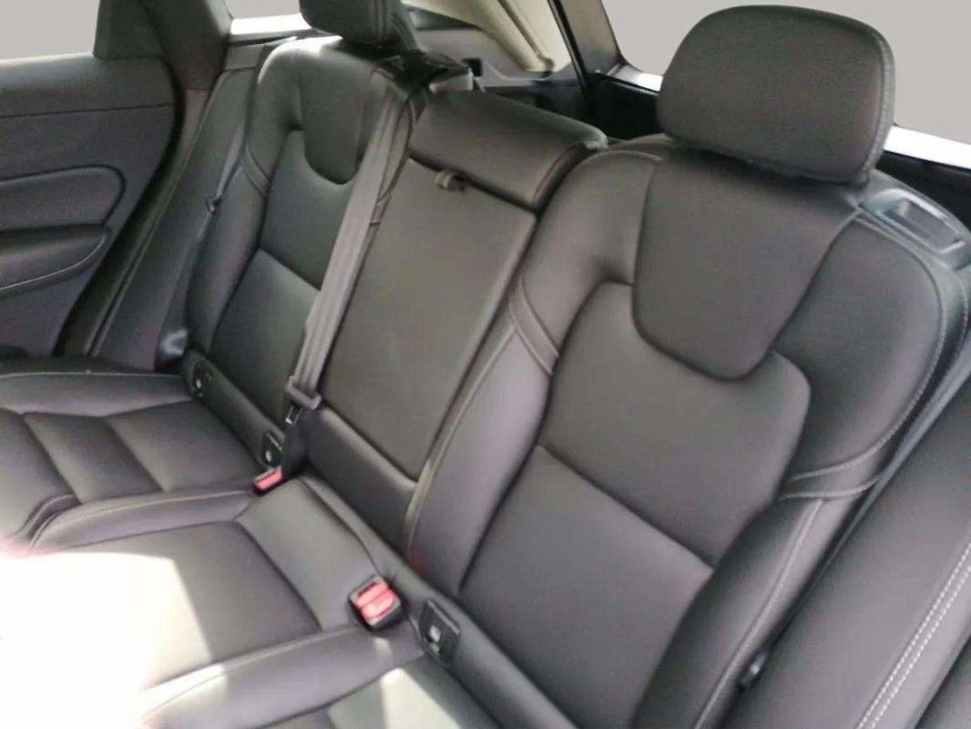Volvo XC60 - Photo 15