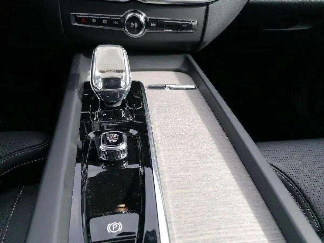 Volvo XC60 - Photo 16