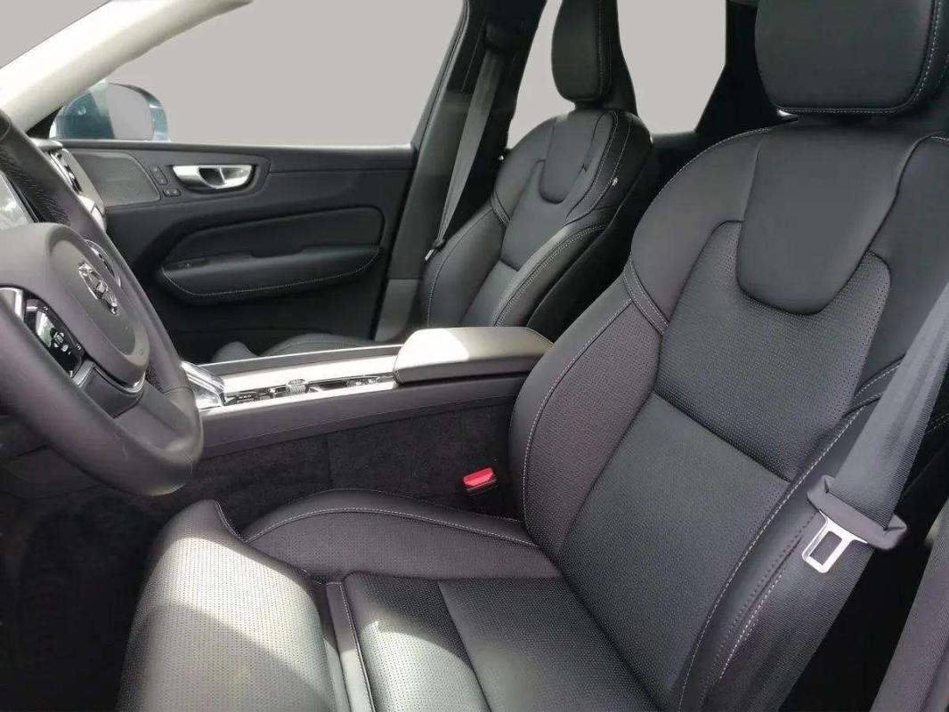 Volvo XC60 - Photo 17