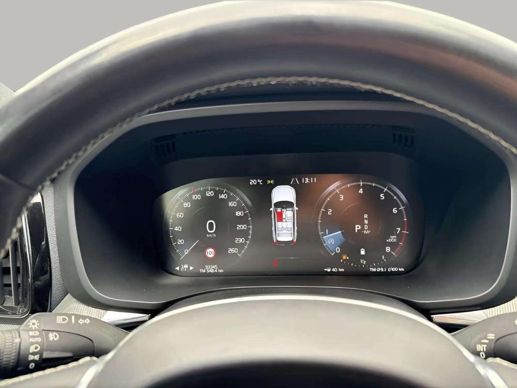 Volvo XC60 - Photo 11
