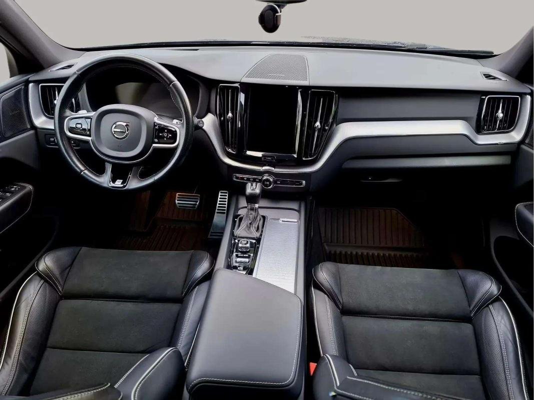 Volvo XC60 - Photo 9