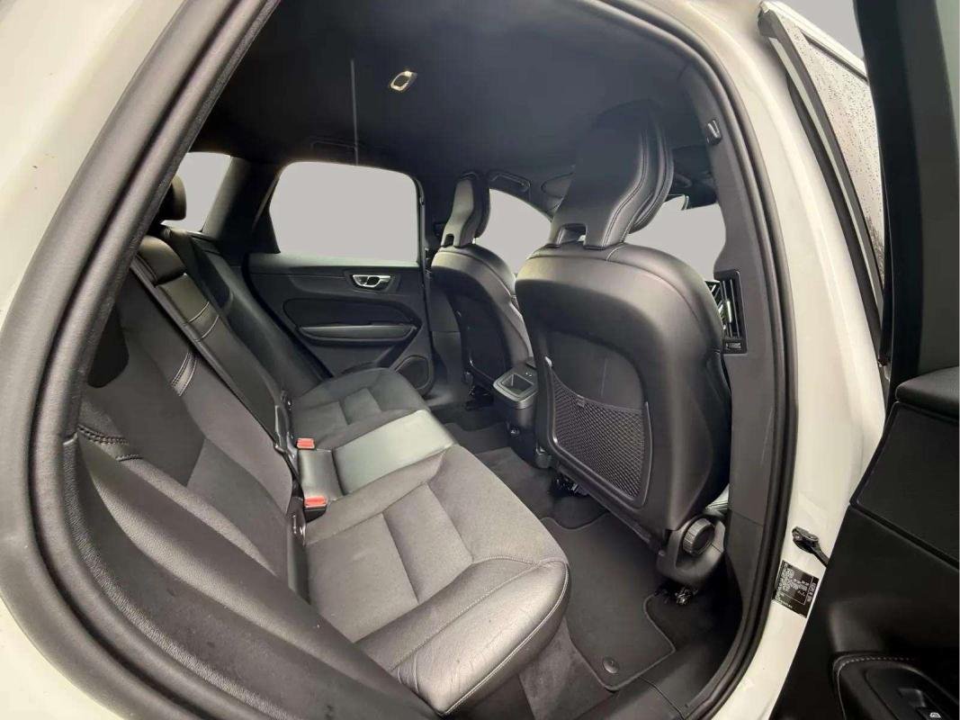 Volvo XC60 - Photo 12