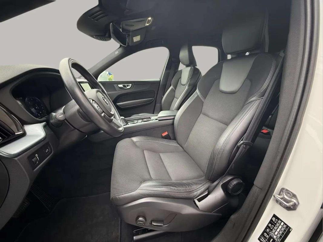 Volvo XC60 - Photo 17