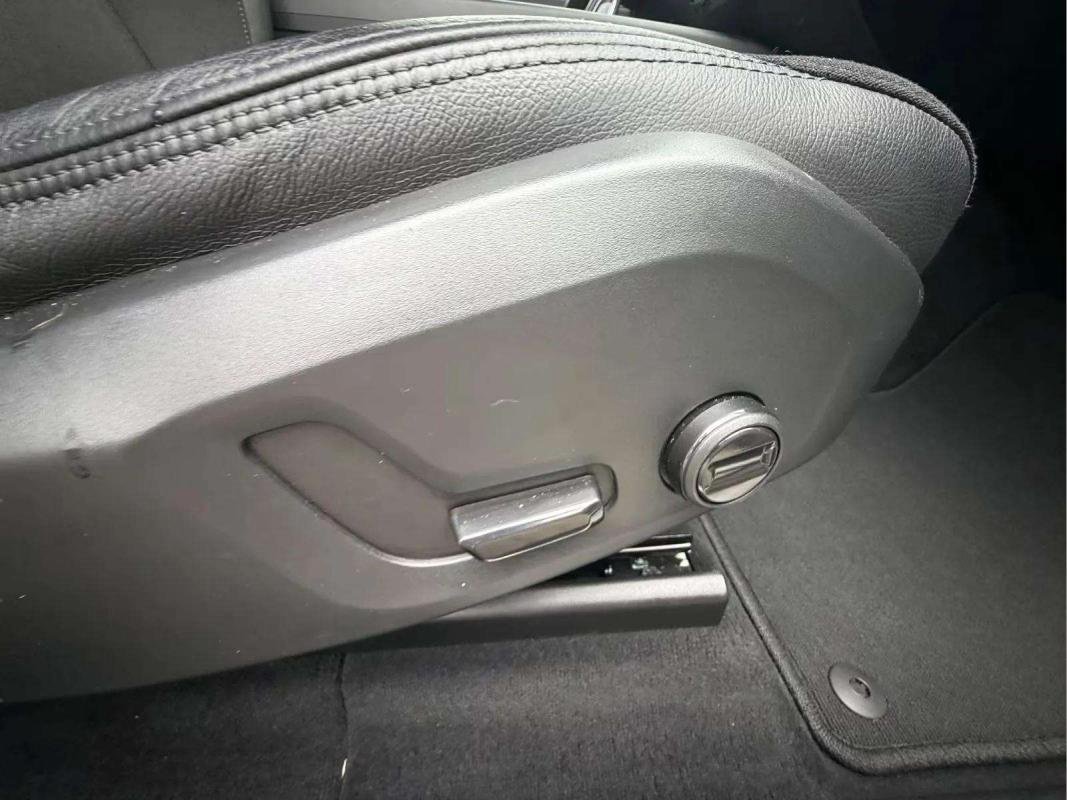 Volvo XC60 - Photo 29