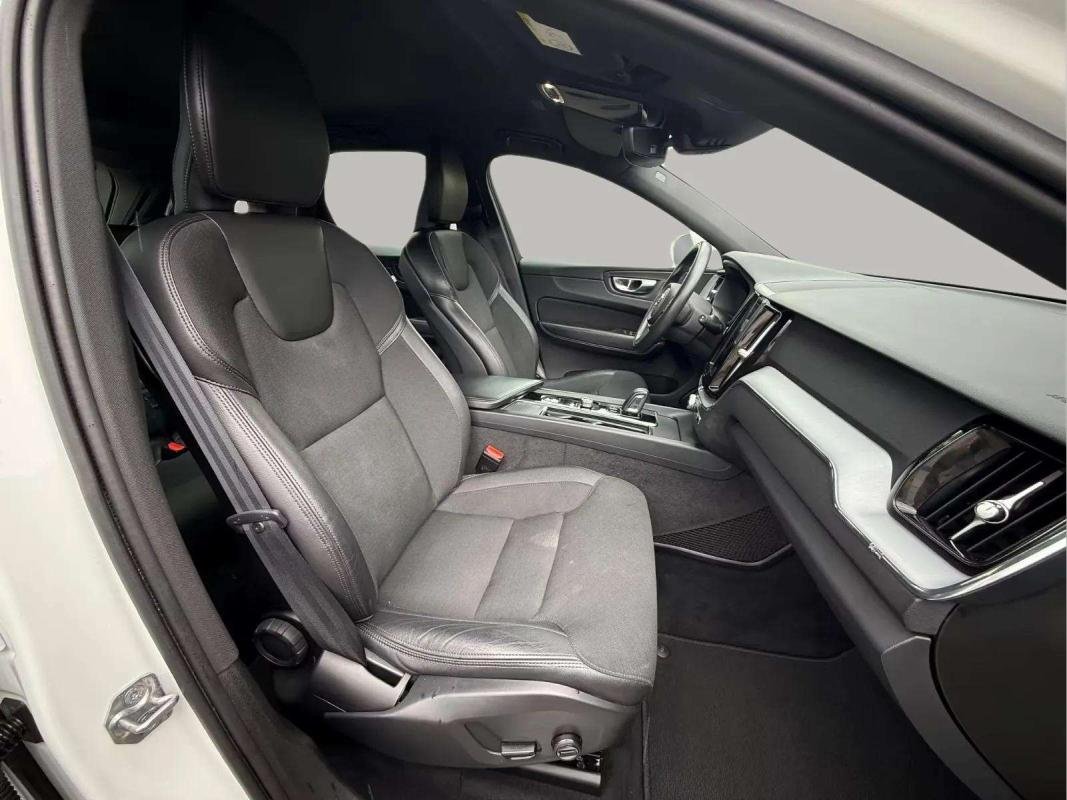 Volvo XC60 - Photo 10