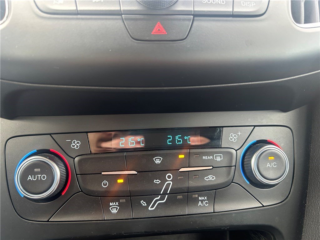 Ford Focus - Photo 17