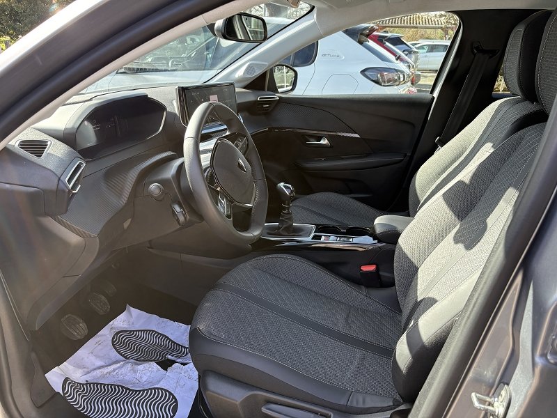 Peugeot 208 - Photo 8