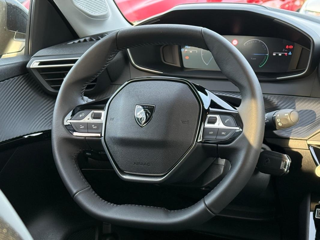Peugeot 208 - Photo 8