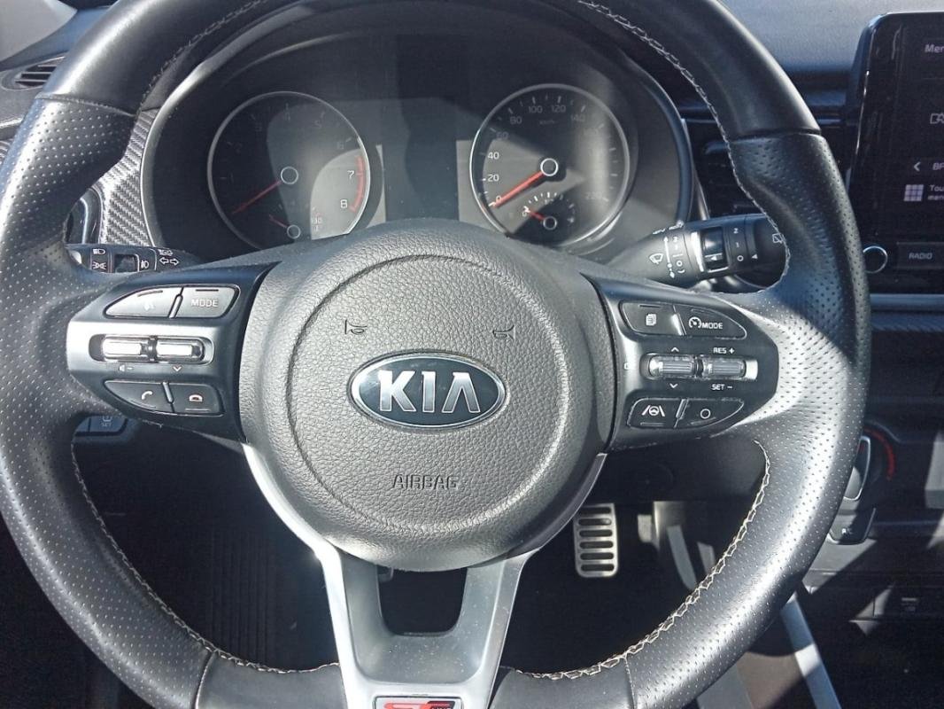 Kia Rio - Photo 12