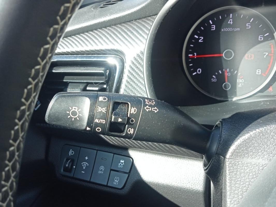 Kia Rio - Photo 15