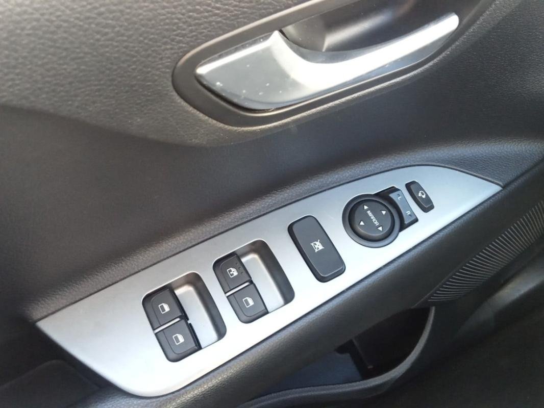 Kia Rio - Photo 18