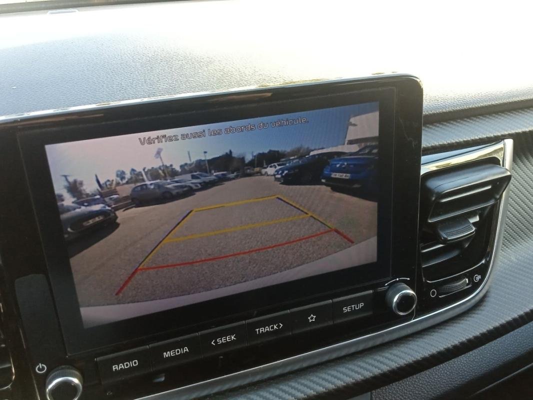 Kia Rio - Photo 20