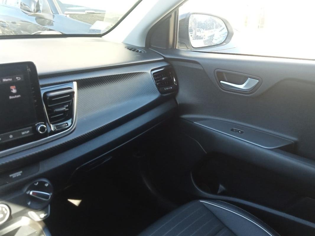 Kia Rio - Photo 25