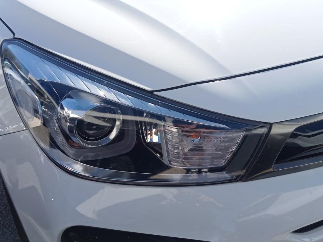 Kia Rio - Photo 33
