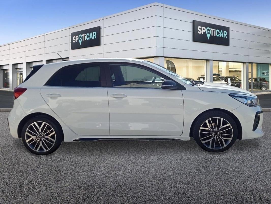 Kia Rio - Photo 4