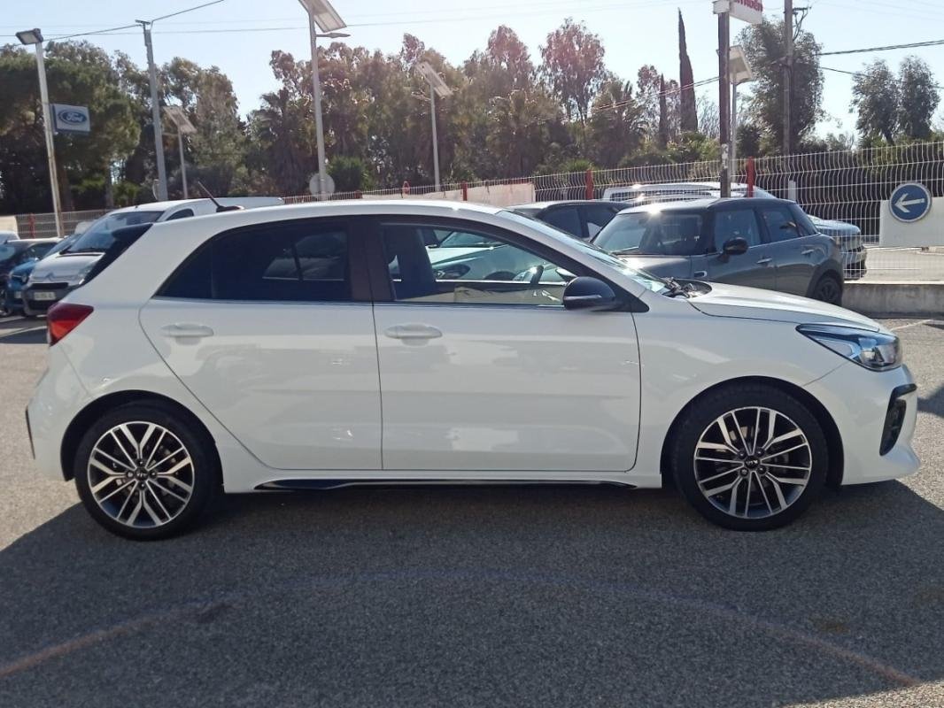 Kia Rio - Photo 47