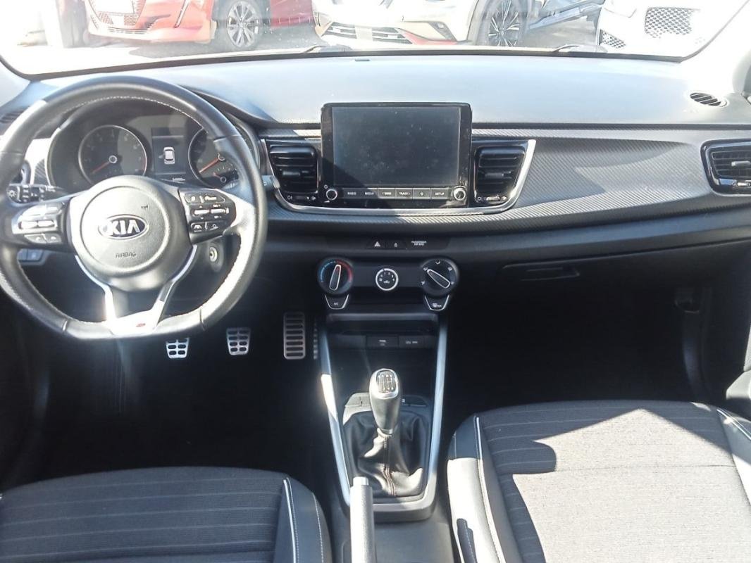 Kia Rio - Photo 8