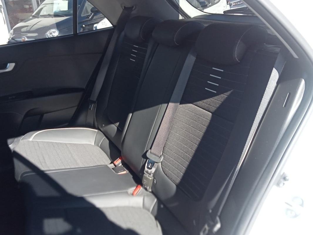 Kia Rio - Photo 10