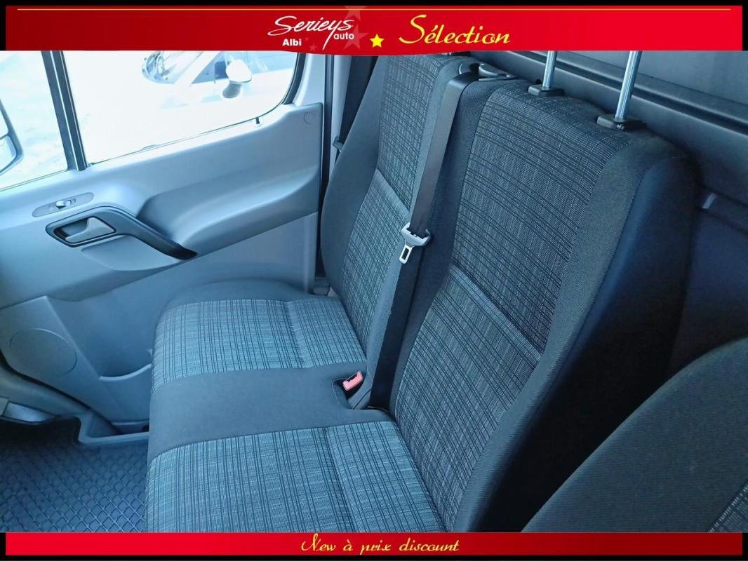 Mercedes Sprinter - Photo 16