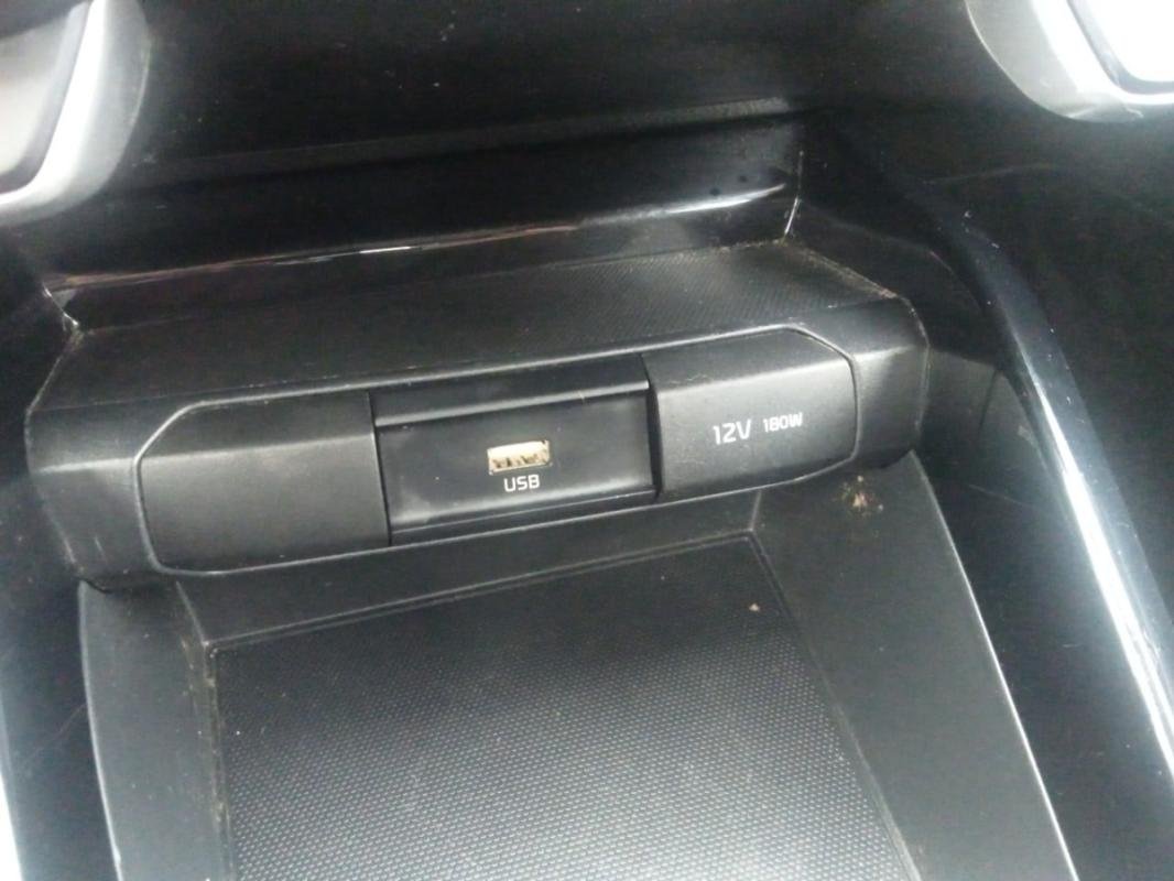 Kia Stonic - Photo 24