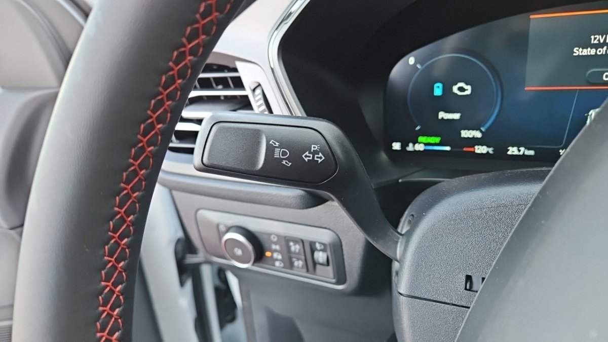 Ford Kuga - Photo 24