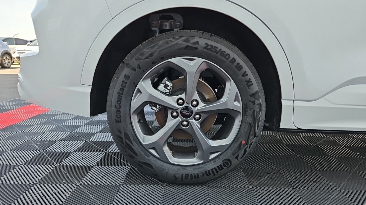 Ford Kuga - Photo 8