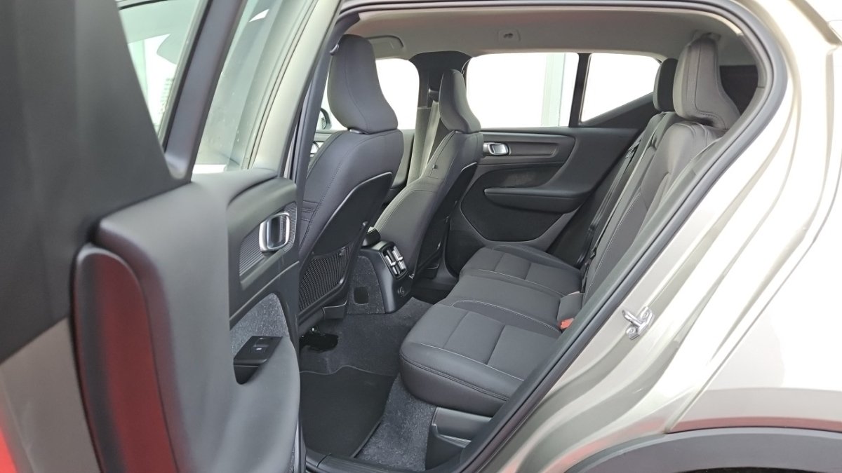 Volvo XC40 - Photo 11