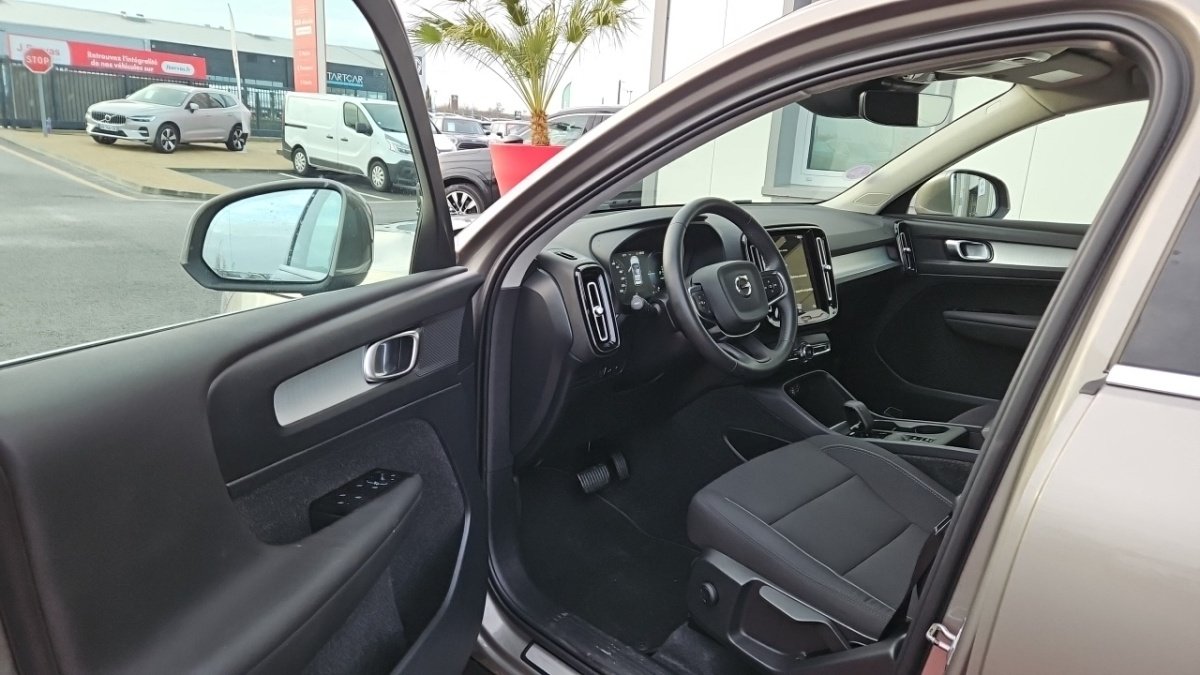 Volvo XC40 - Photo 13