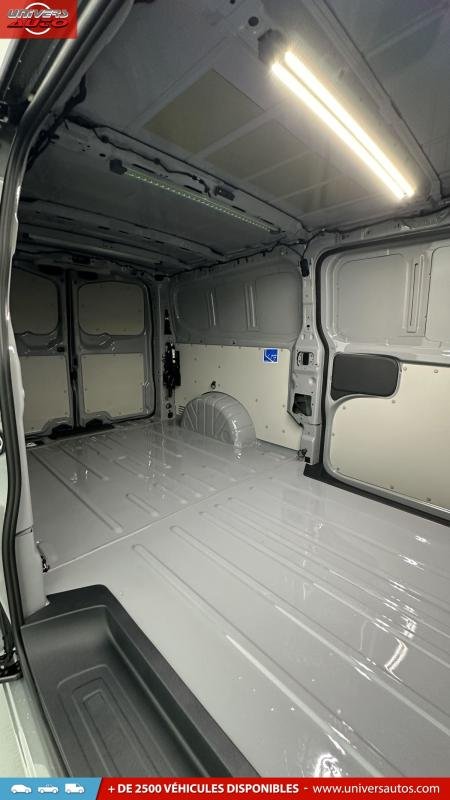 Volkswagen Transporter - Photo 8