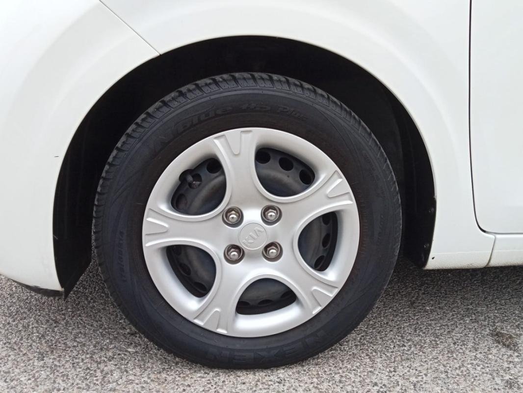 Kia Picanto - Photo 11