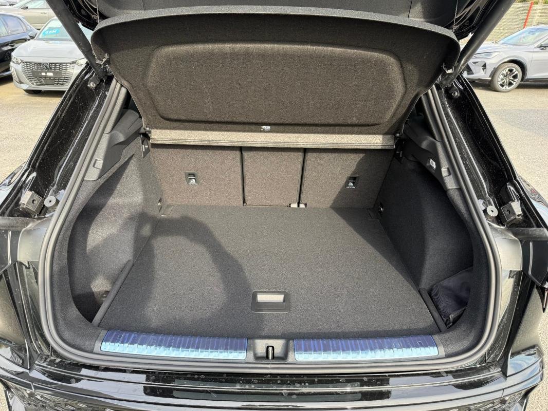 Audi Q3 - Photo 42