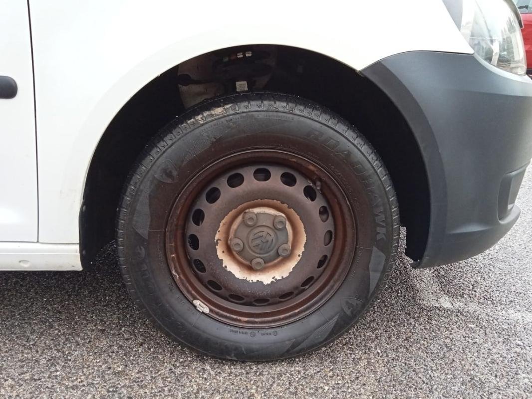 Volkswagen Caddy Van - Photo 11