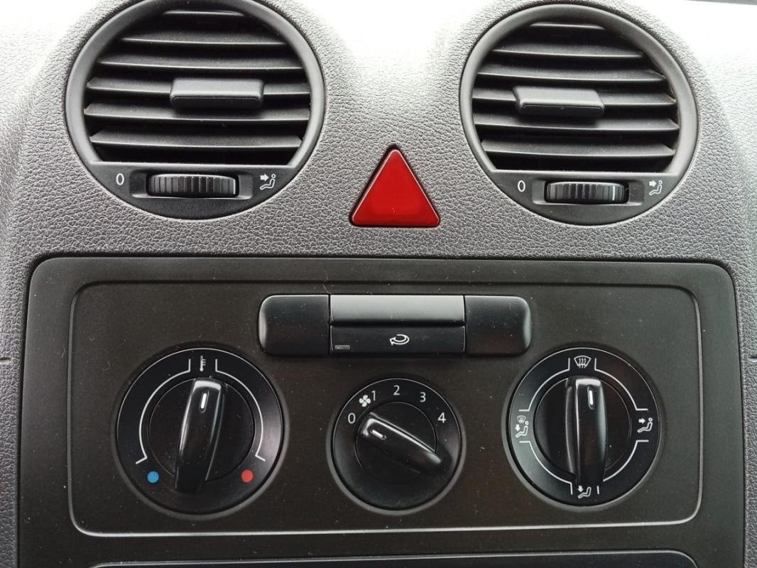 Volkswagen Caddy Van - Photo 19