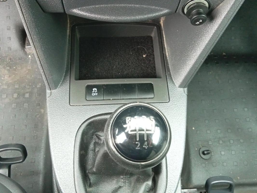 Volkswagen Caddy Van - Photo 21