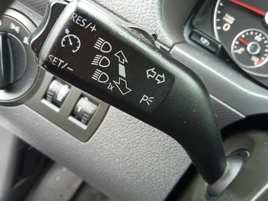 Volkswagen Caddy Van - Photo 26
