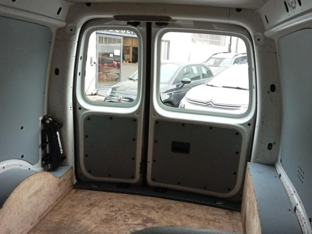 Volkswagen Caddy Van - Photo 28