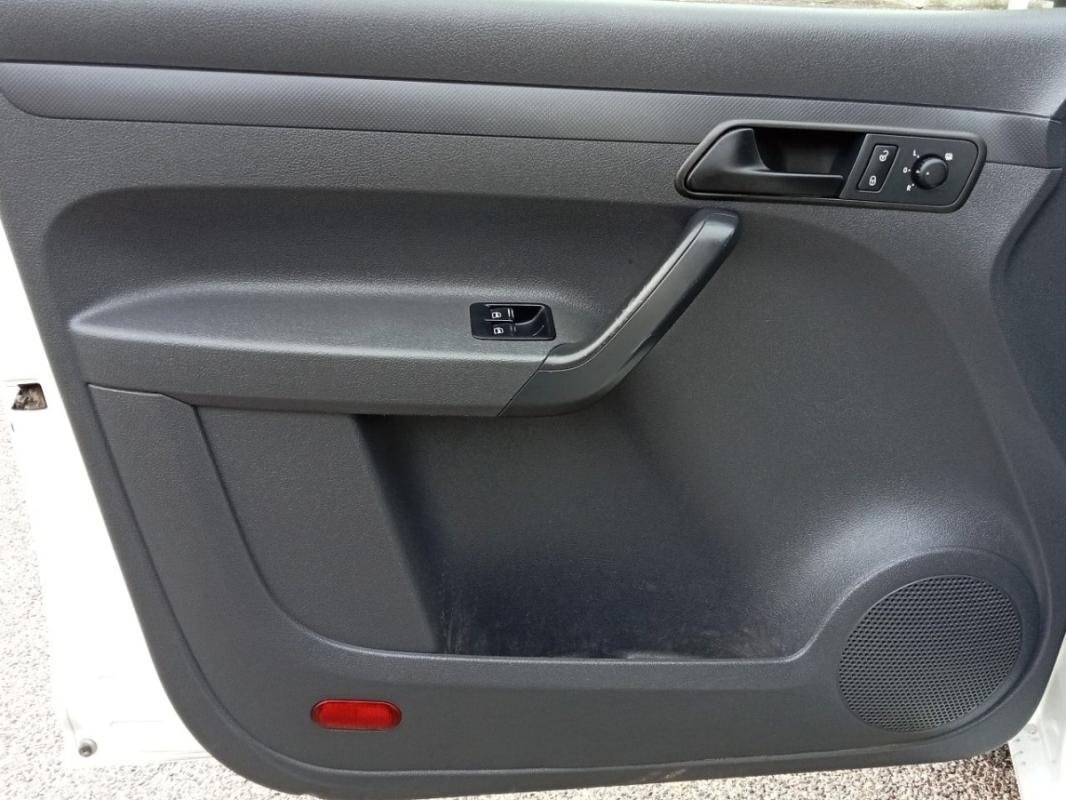 Volkswagen Caddy Van - Photo 36
