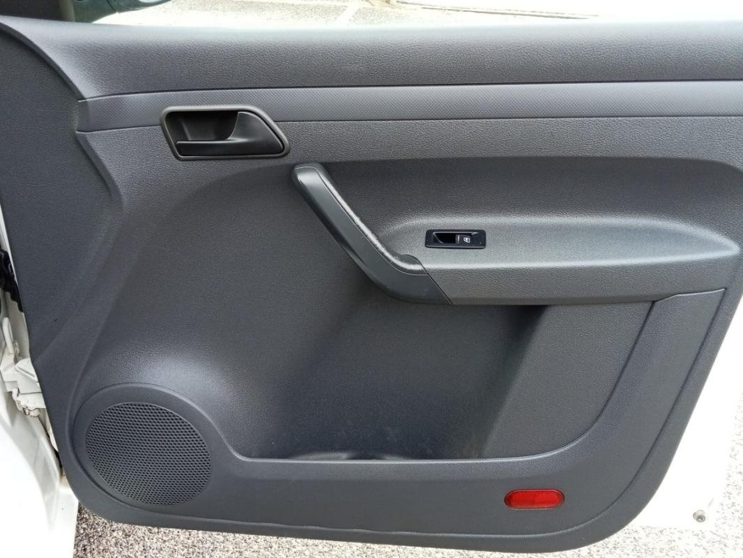 Volkswagen Caddy Van - Photo 37