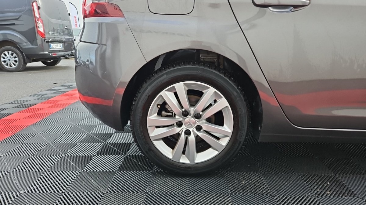 Peugeot 308 - Photo 8