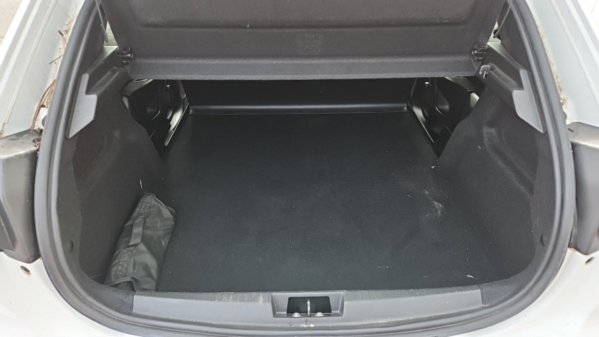 Peugeot 208 affaire - Photo 12