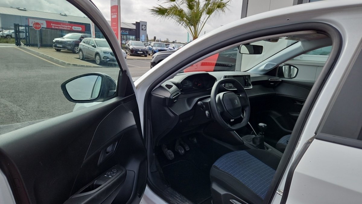 Peugeot 208 affaire - Photo 15