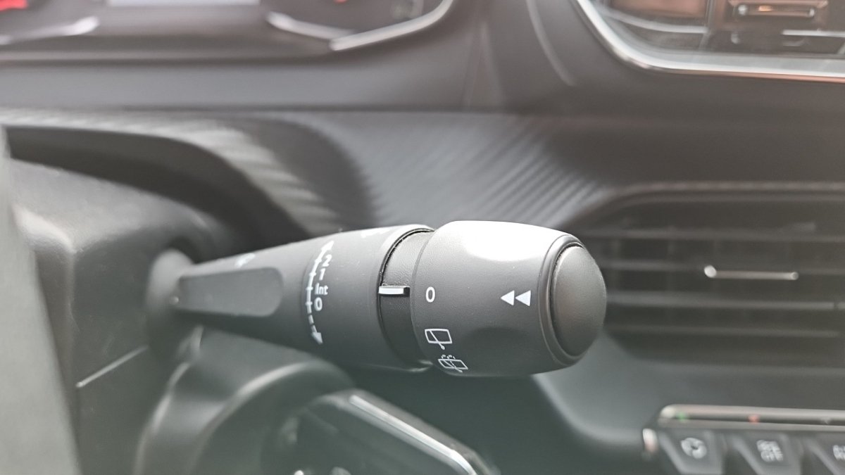 Peugeot 208 affaire - Photo 20